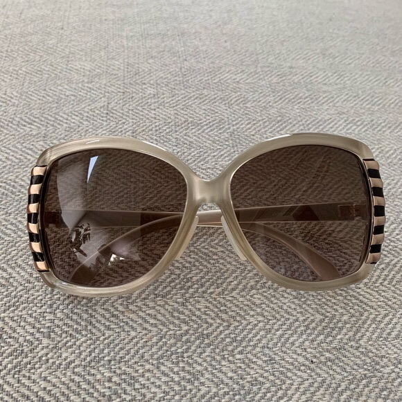 Like New Roberto Cavalli Square Sunglasses - Picture 3 of 6